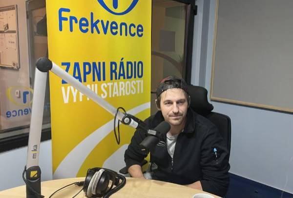 Host Frekvence 1